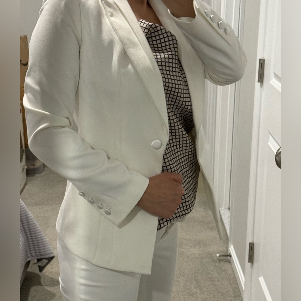 White House Black Market Cream suit size 0